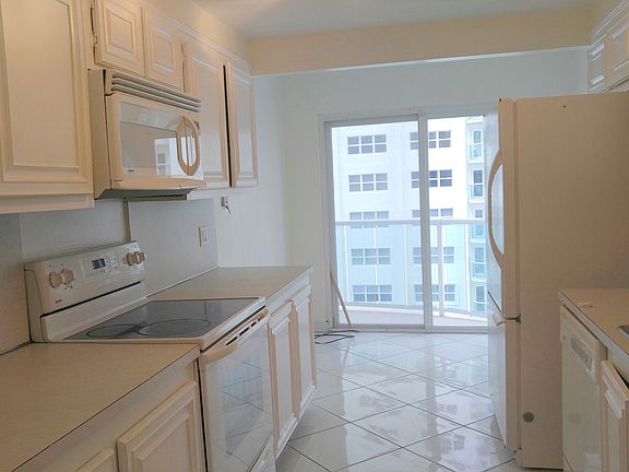2nd image of 3400 Galt Ocean Dr APT 607S