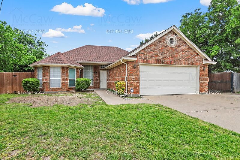 1st image of 901 Grasswood Dr