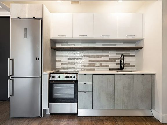 2nd image of 806 Saint Johns Pl APT 2F