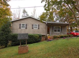 412 Swanson Dr SW, Lenoir, NC 28645