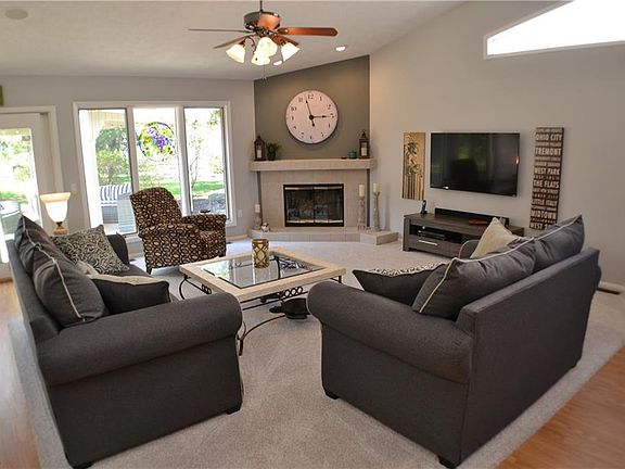2nd image of 33114 Eagles Glen Ct