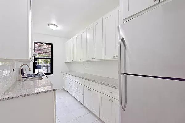 1st image of 55 Park Ter E APT B12