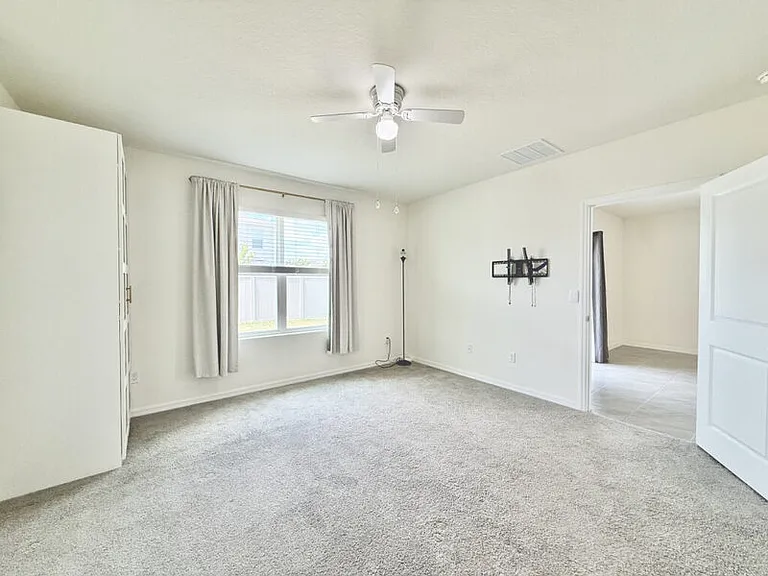 5699 Chorleywood Ln — Photo 25