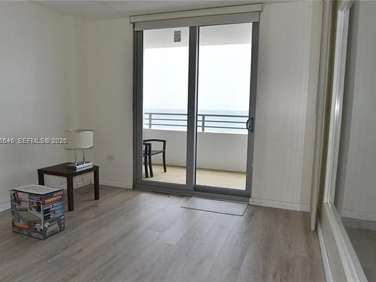 5555 Collins Avenue Cu #8K — Photo 8