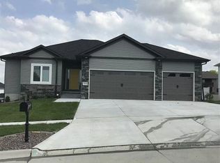 2105 J Paul Dr, Norfolk, NE 68701