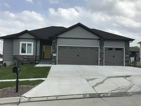 2105 J Paul Dr, Norfolk, NE 68701