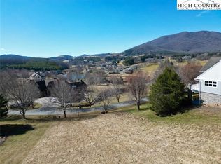 58 N Landing Dr, Jefferson, NC 28640