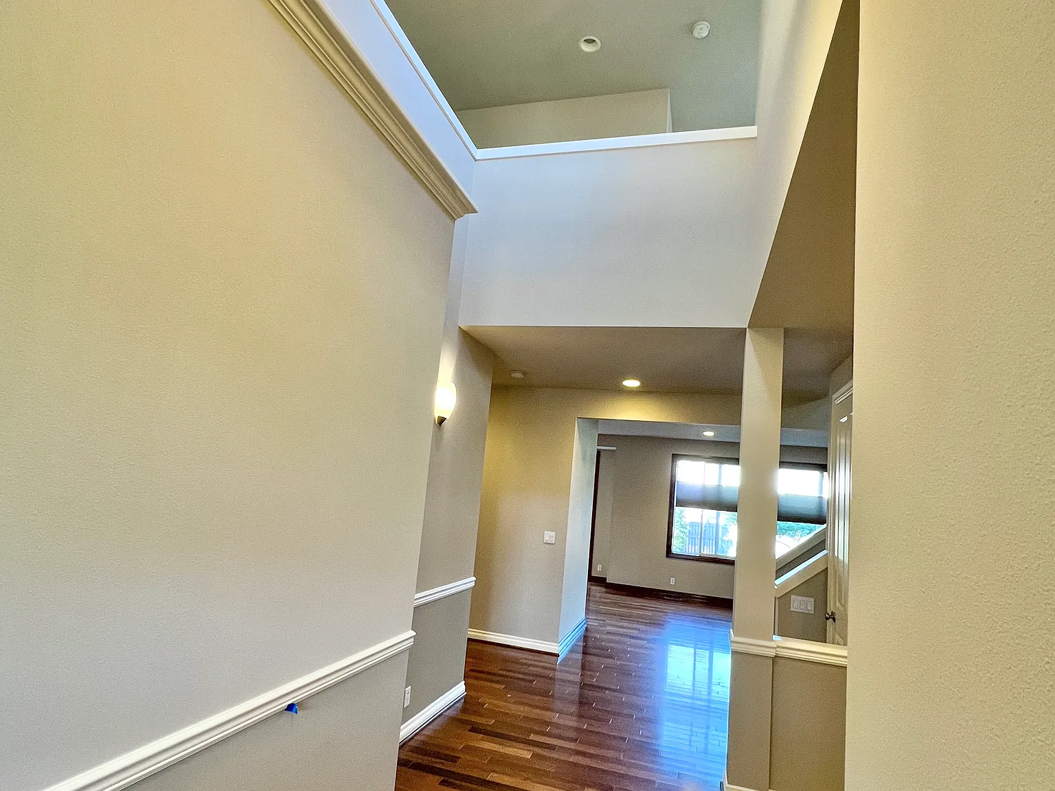 215 Chelan Ave NE — Photo 2