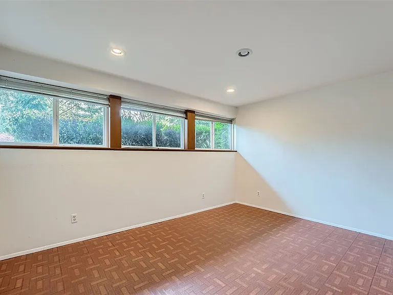 17308 NE 13th Pl — Photo 18