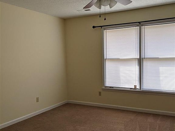 5th image of 200 S Elton Cir
