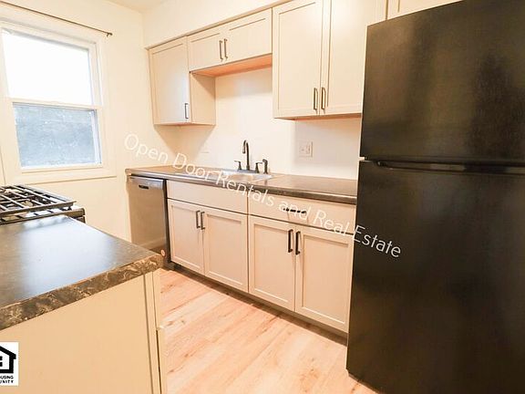 4th image of 5208 Vermont Ln