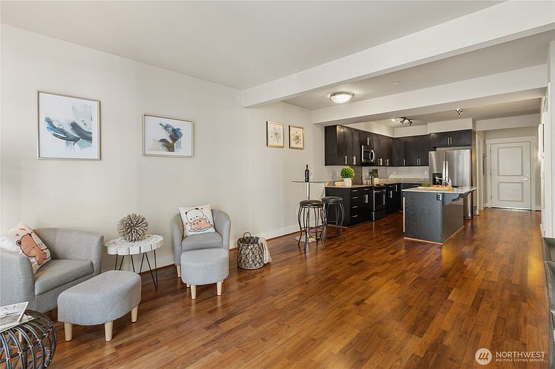 4th image of 699 John Street #507