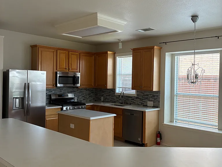 8240 Spring Ridge Dr — Photo 7