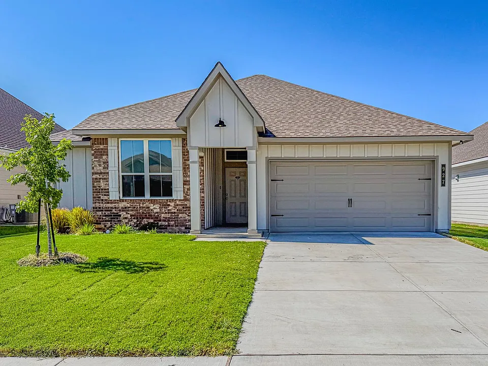 927 James Parker Cir
