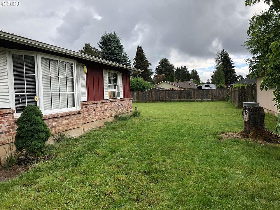 2nd image of 2580 SE Marigold Ct