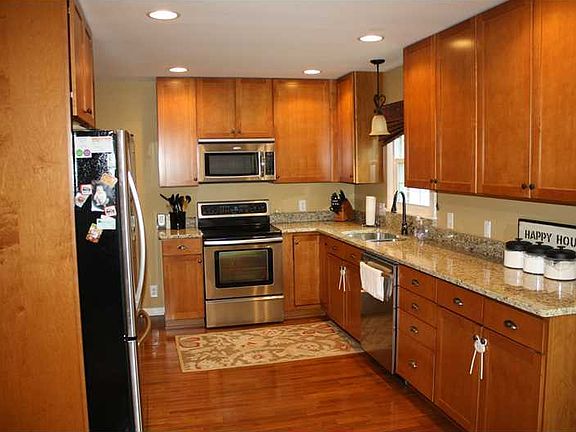 4th image of 6104 Farmleigh Dr