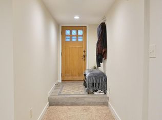 5247 19th Ave NE #B, Seattle, WA 98105