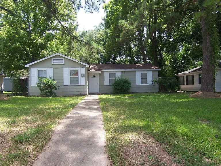 5115 Broadmoor Ct — Photo 2