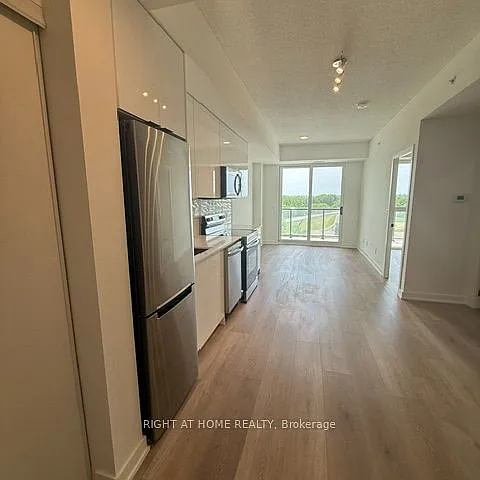 33 Erie Ave #811 — Photo 3