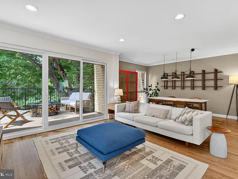 11131 Saffold Way — Photo 3