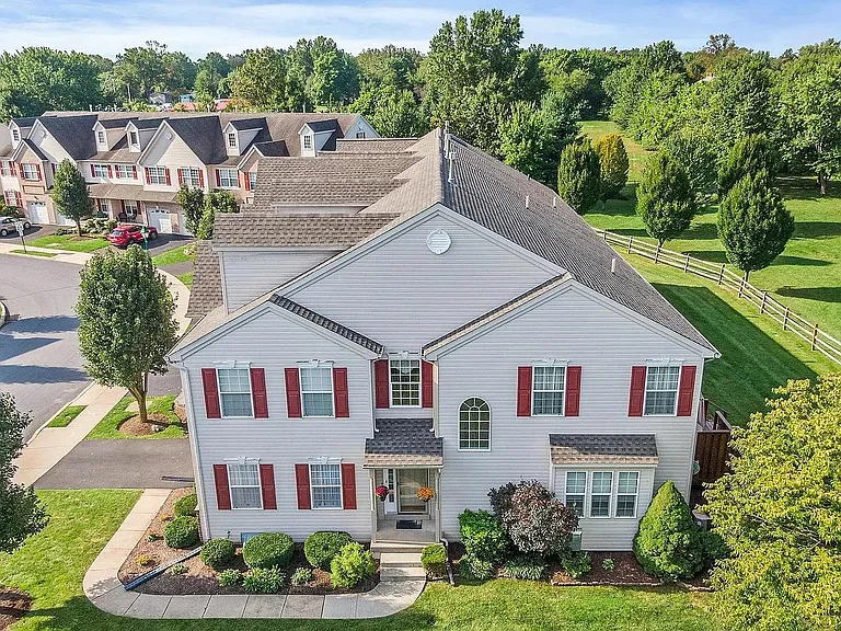 387 Wheatfield Cir — Photo 33
