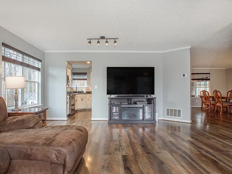 8008 High Oak Rd — Photo 35