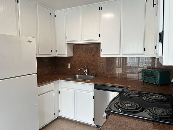 3rd image of 428 22nd Ave #1