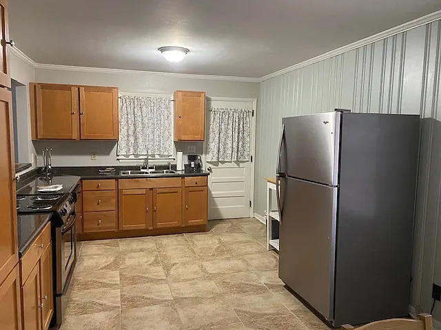 6325 Tryon Rd — Photo 5