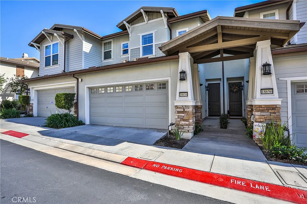 3 bed, 3.5 bath, 2453 sqft, $4,750 — Photo 1