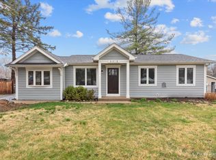 4418 Hickorynut Dr, McHenry, IL 60051
