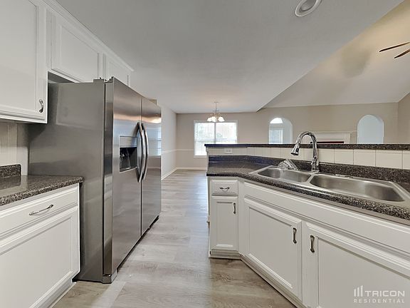 4th image of 5107 Redcoat Ln