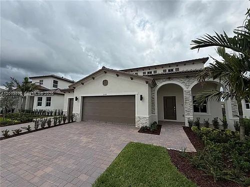 2384 SE 29th Dr Photo 1