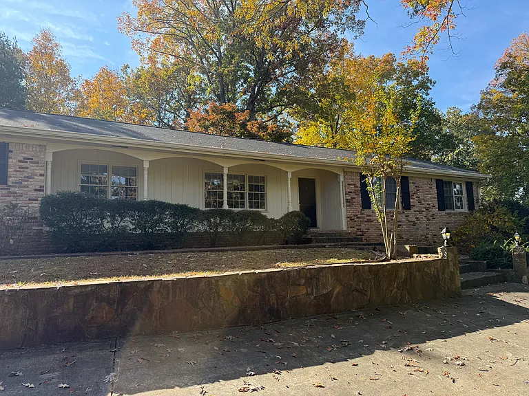 186 River Valley Rd — Photo 2