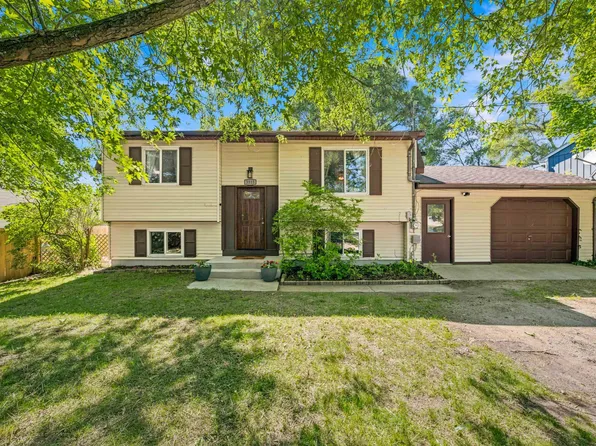 3313 Mapel St, Traverse City, MI 49684