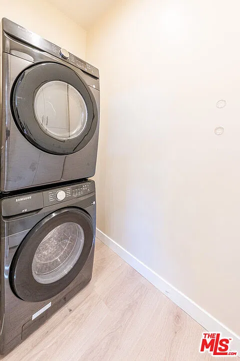 3 bed, 2.0 bath, 1375 sqft, $4,300 — Photo 4