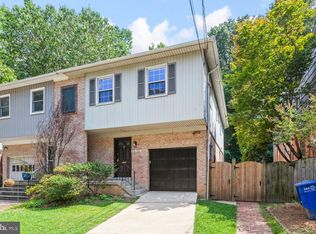 3636 Alton Pl NW, Washington, DC 20008