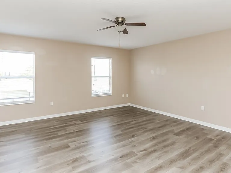 12122 Fern Haven Ave — Photo 9