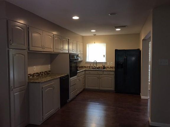 5th image of 3534 Princeton Dr