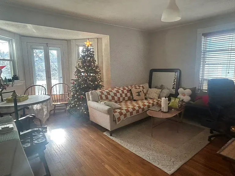 4 Falkland St #2 — Photo 8