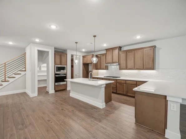 8233 Emsworth Dr, Dallas, TX 75231