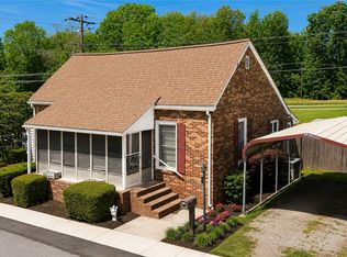 8 Woodward St, Belton, SC 29627