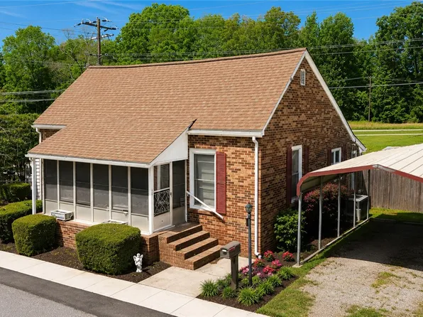 8 Woodward St, Belton, SC 29627