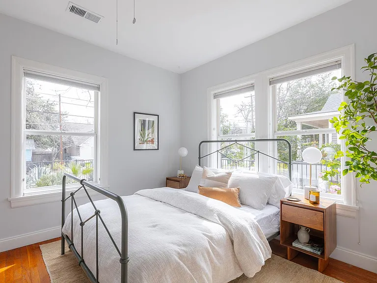 904 Josephine St — Photo 25