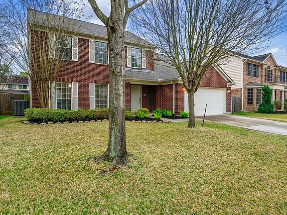 This home has mature trees and lush landscaping offering great curb appeal, that is sure to impress once the winter days have long gone by!