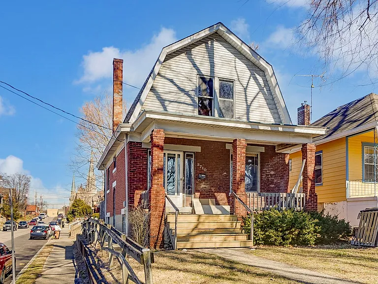 3710 Wieman Ave — Photo 2