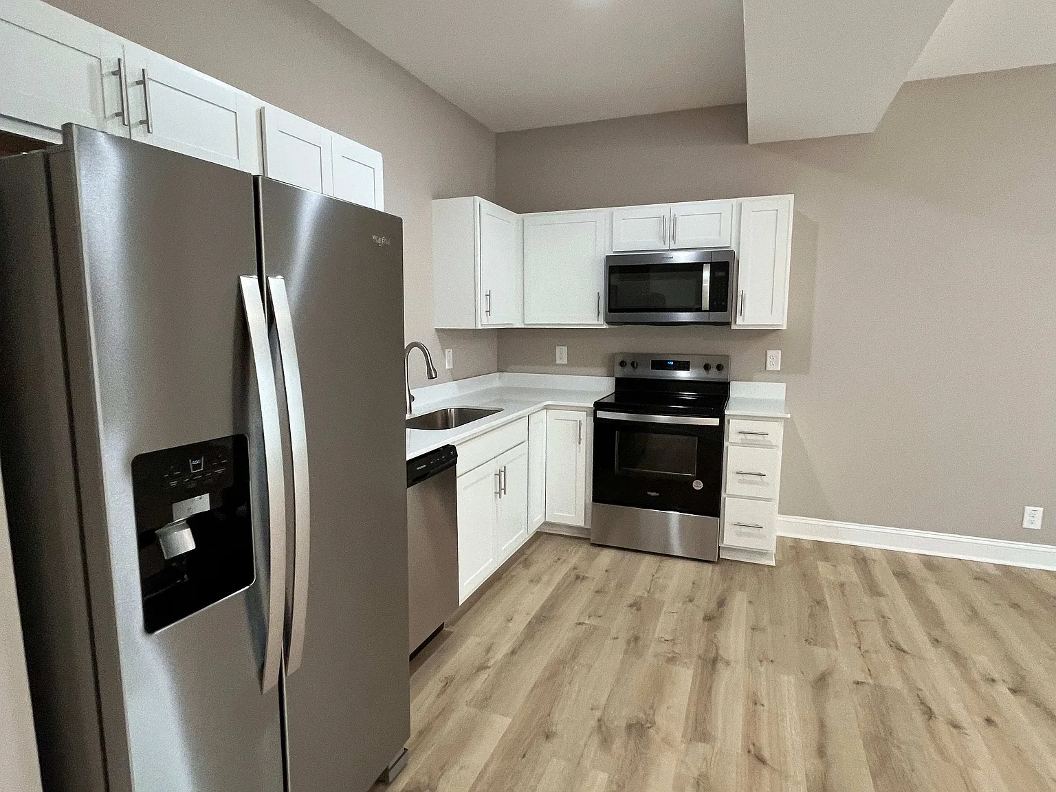 2 bed, 2.5 bath, 1550 sqft, $1,495 — Photo 2