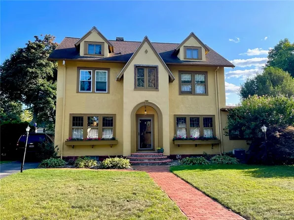 135 Daley Blvd, Rochester, NY 14617