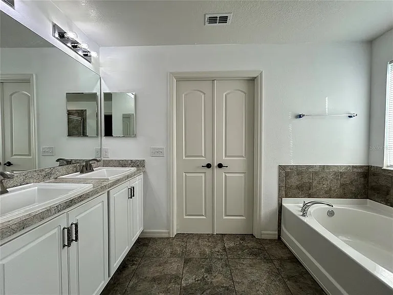 10638 Aldo Moro Dr — Photo 19