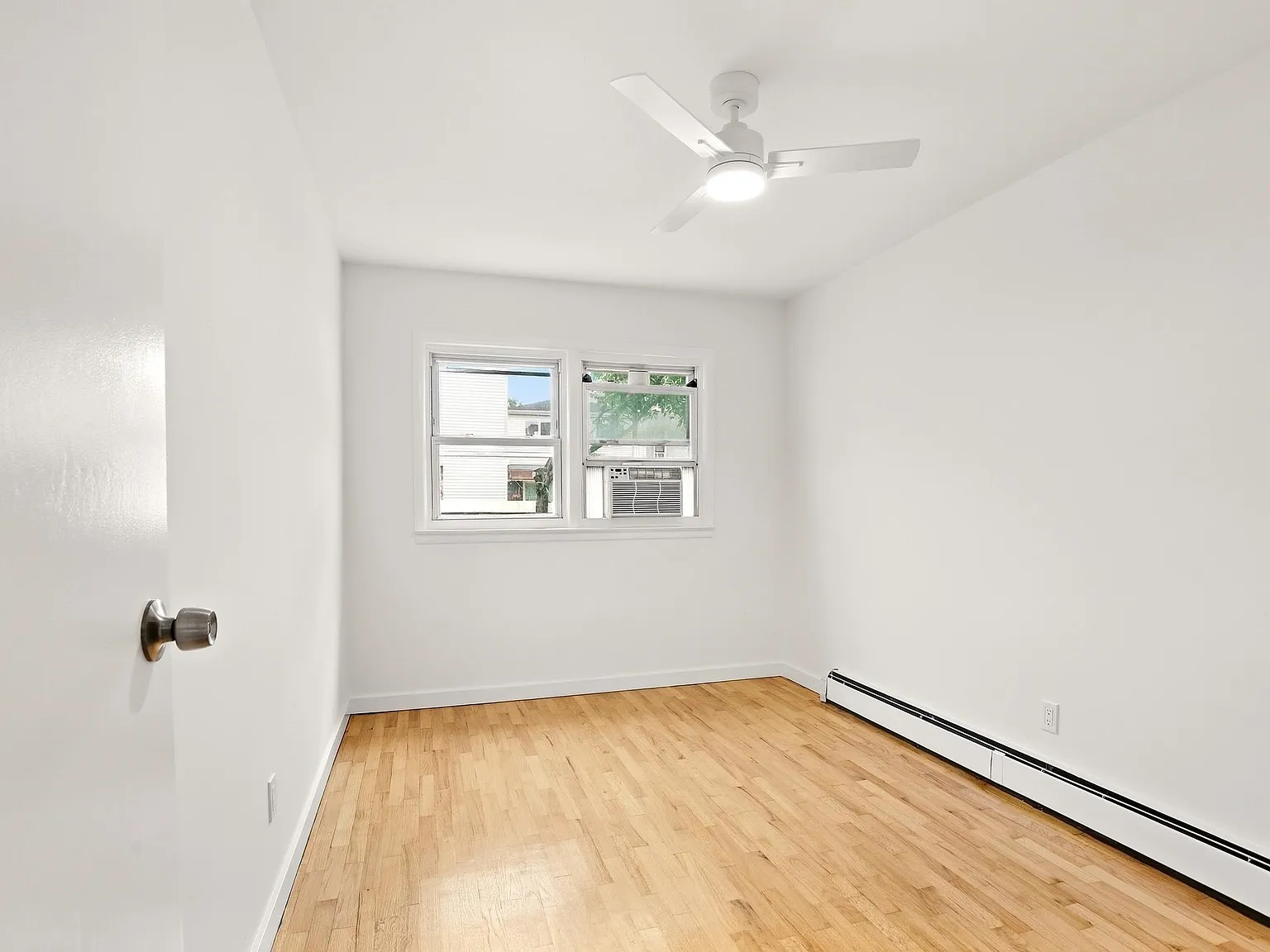 2 bed, 1.0 bath, $2,850 — Photo 2