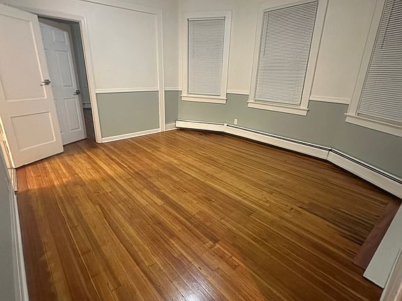 4th image of 346 Victory Blvd #2nd